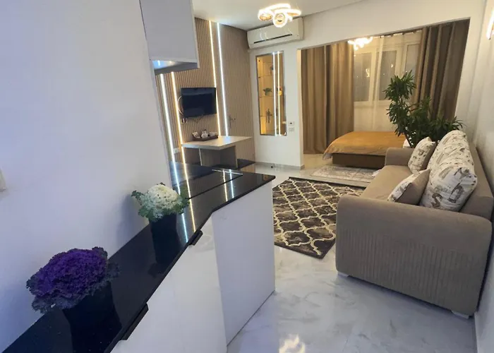 Criss Naama Bay